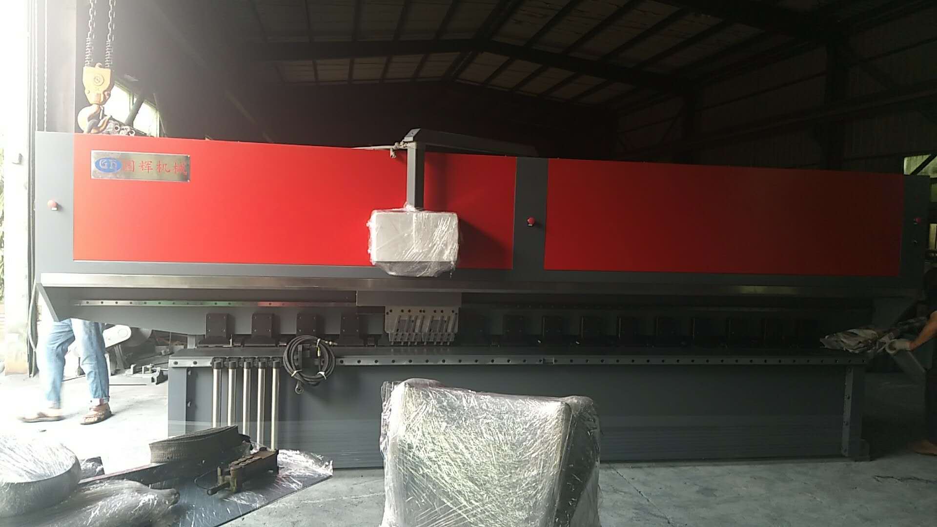 機器打包中，即將裝車送至客戶